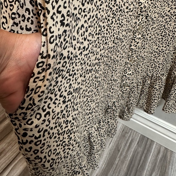 NWOT leopard casual dress with pockets. Size Small. Dress by Jespa - Picture 5 of 5